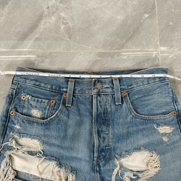Women’s Levi’s 501 Distressed Ripped Button Fly Jean Shorts 100% Cotton Size 27 - Picture 14 of 16